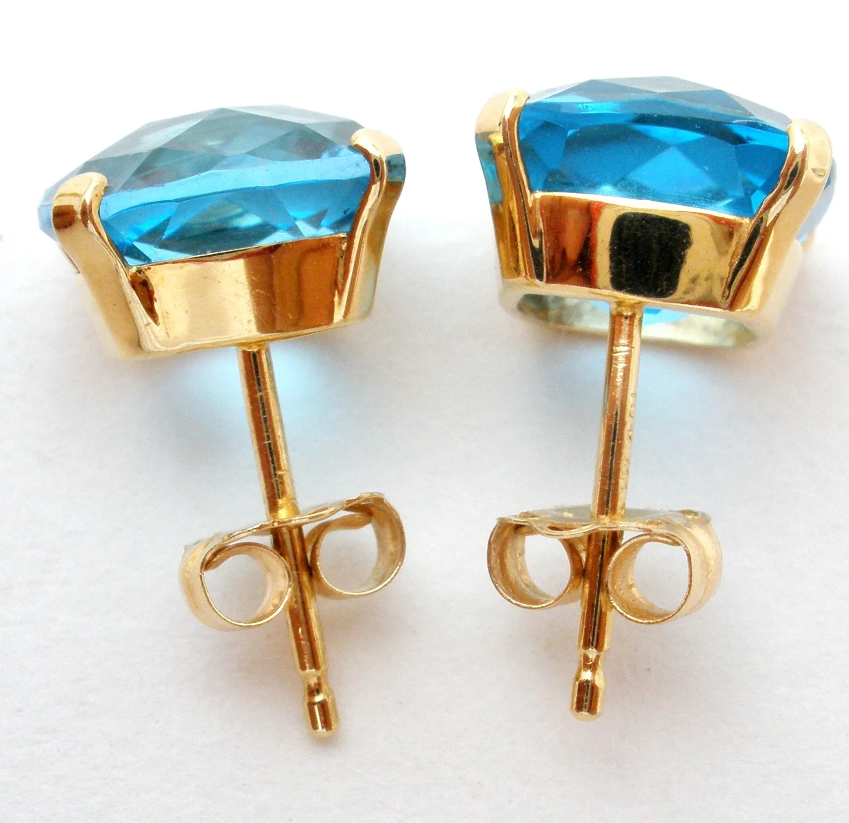 14K Gold Blue Topaz Earrings 5 Cts