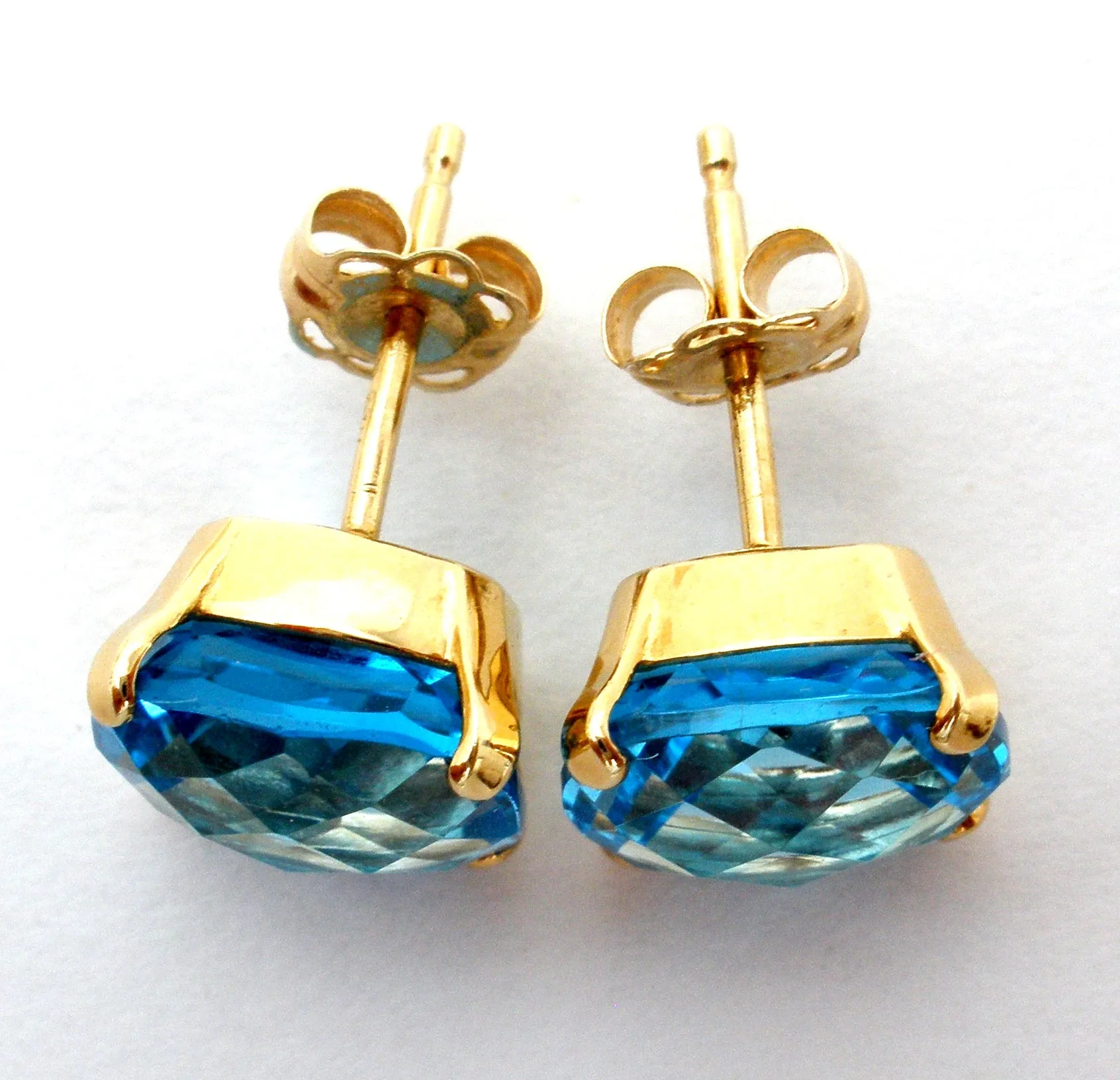 14K Gold Blue Topaz Earrings 5 Cts