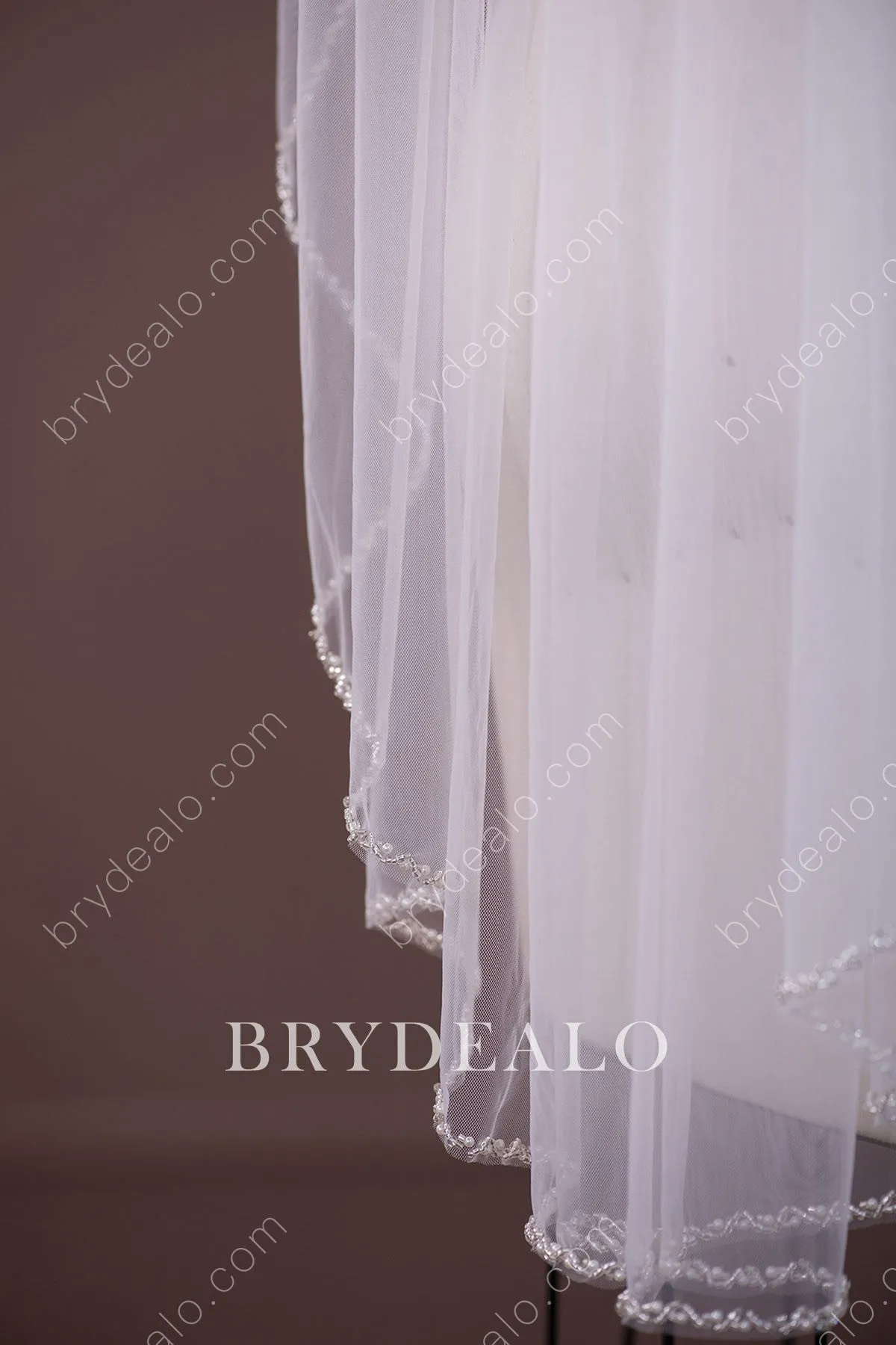 Charming Beaded Pearls Fingertip Bridal Veil