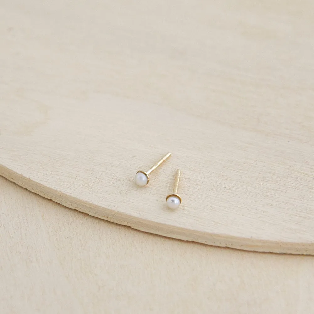 Classic Solitaire Freshwater Pearl Studs - 14k Gold
