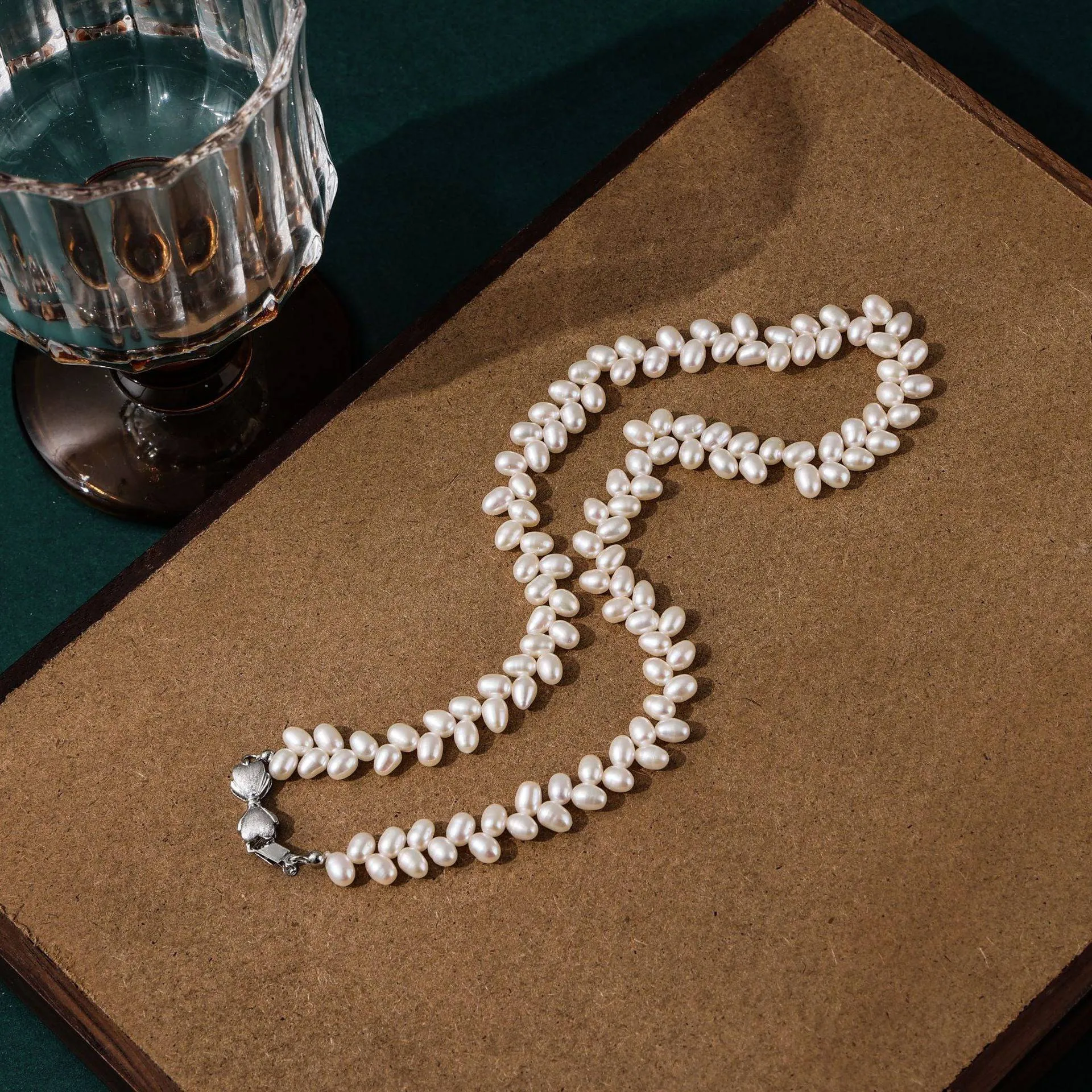 Leaf Pearl Necklace